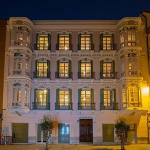 https://elegante-3-dormitorios-en-centro-historico-malaga.hotelsinnerja.org