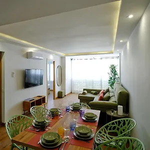 Leo Home- Bright & Centric 3 Bedrooms With Private Parking Included , Málaga Spagna
